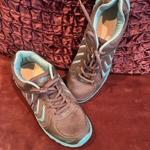 Dix Grey and Teal Sneakers